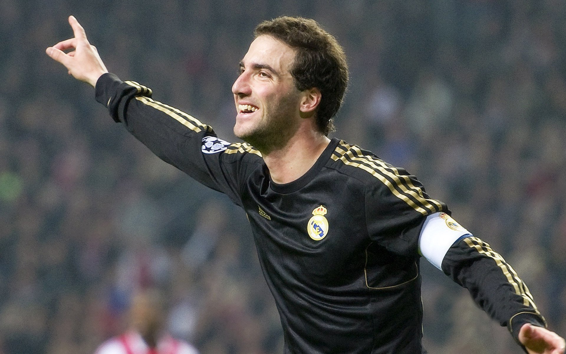 冰与火的对决，当新疆铁骑遭遇爵士乐，库里如何成为跨越时空的焦点