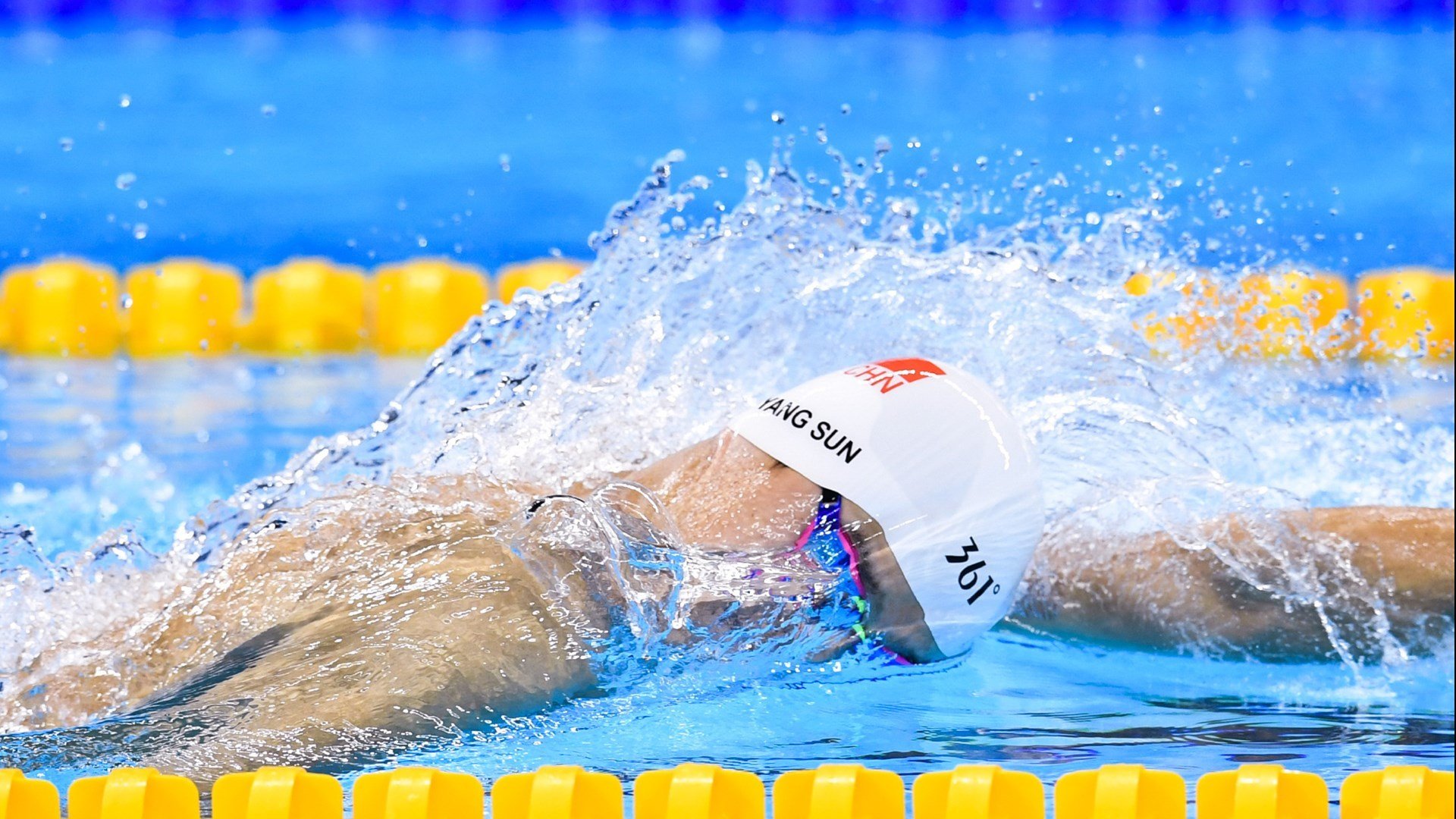 赛道与球场，F1街道赛焦点战与尼克斯力克山西队的双城记